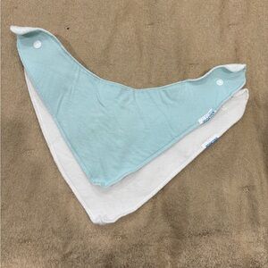 OOFOS Baby Bandana Bibs in Light Blue and White